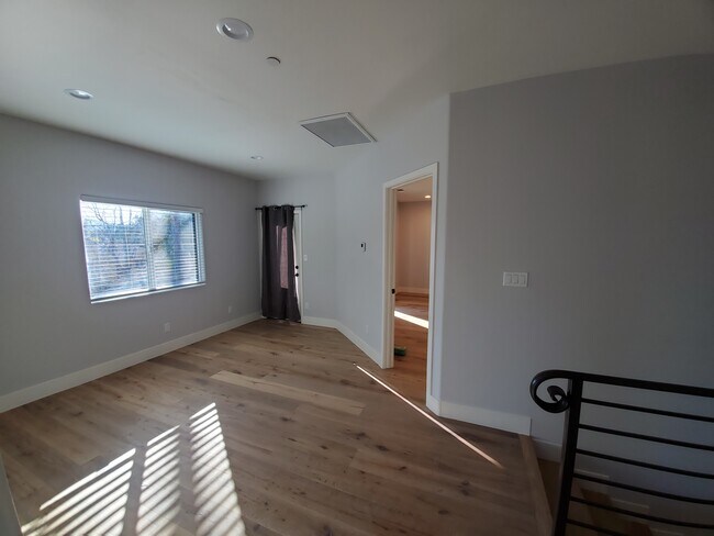 Building Photo - 17348 Emelita St