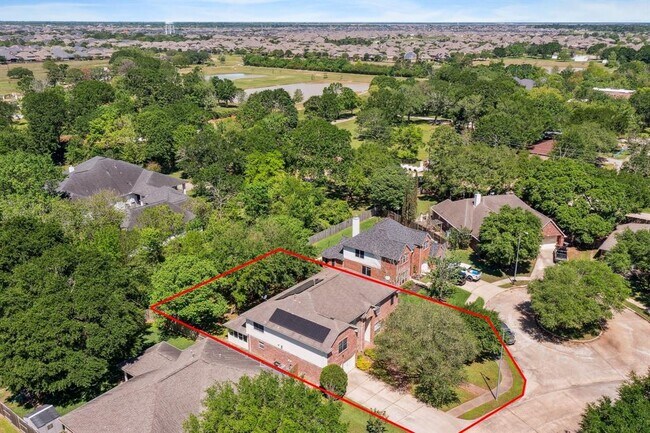Building Photo - 6021 Whispering Lakes Dr