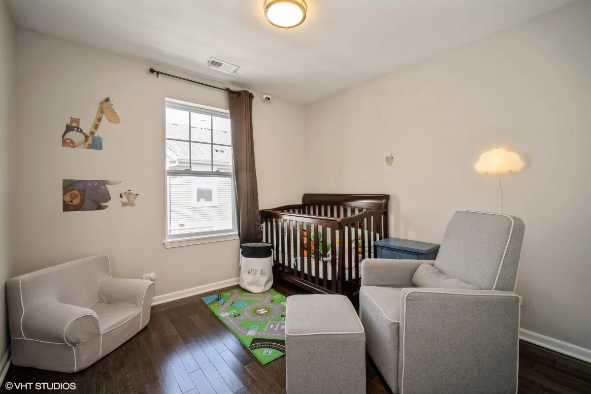 Building Photo - 850 Lexington Cir W