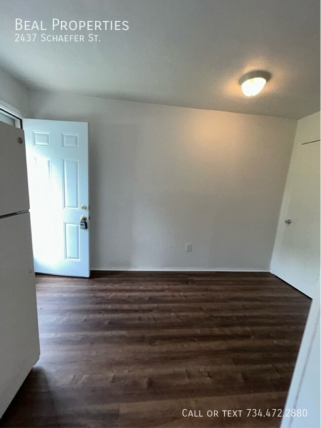 Building Photo - 2437 Schaefer St