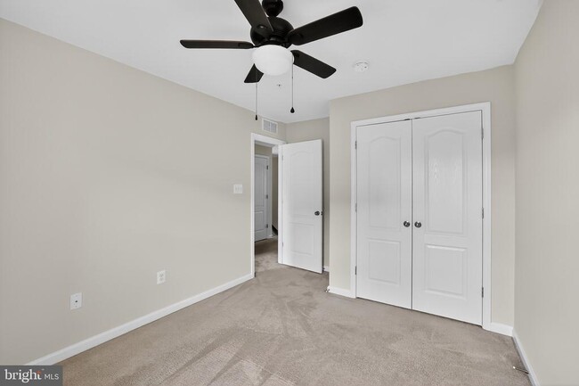 Building Photo - 7049 Banbury Dr