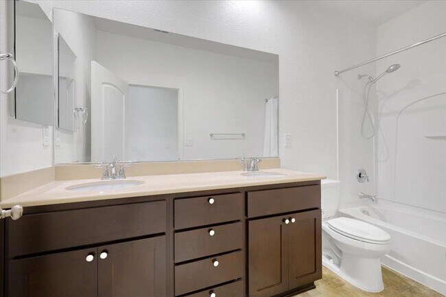 Building Photo - 5658 Stonehaven Dr