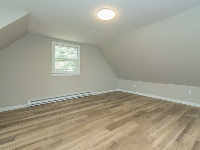 Building Photo - 65 Beechwood Dr