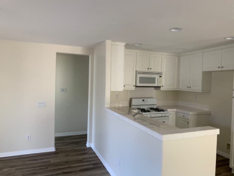 Building Photo - 28427 Santa Rosa Ln