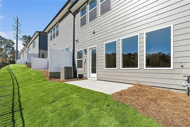 Building Photo - 158 Redbud Rd