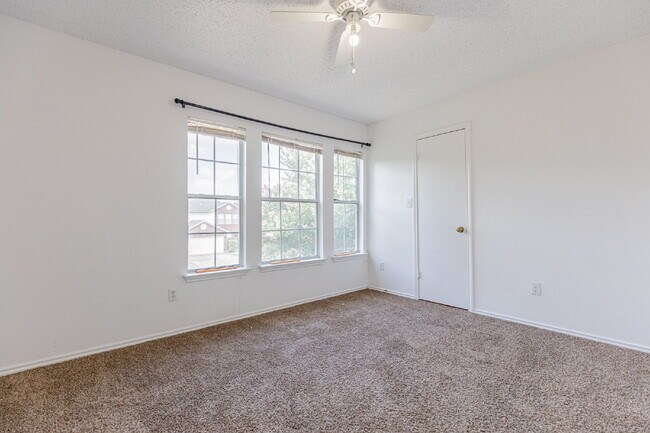 Building Photo - 491 Emerald Fields Ln