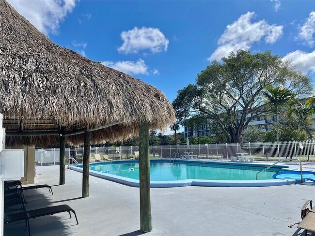 Building Photo - 4700 Washington St