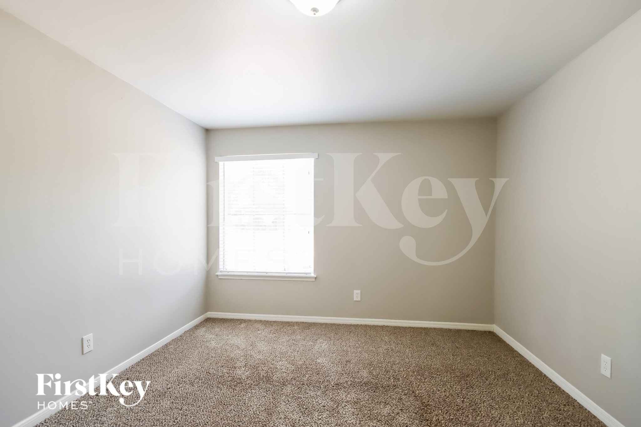Building Photo - 5603 Sheraton Oaks Dr