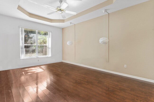 Building Photo - 6677 Southport Dr