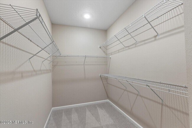 Building Photo - 1719 Amberly Dr