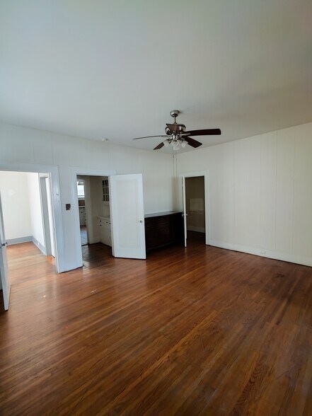 Building Photo - 1551 W Magnolia Ave
