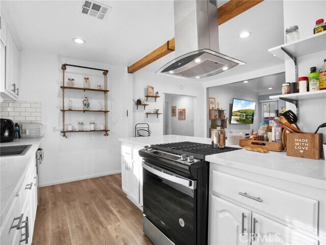 Building Photo - 331 E 65th St