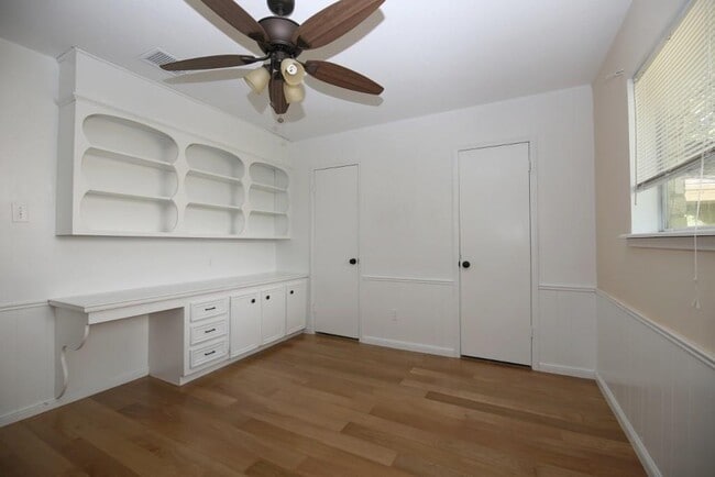 Building Photo - 710 Enchanted Trail Dr