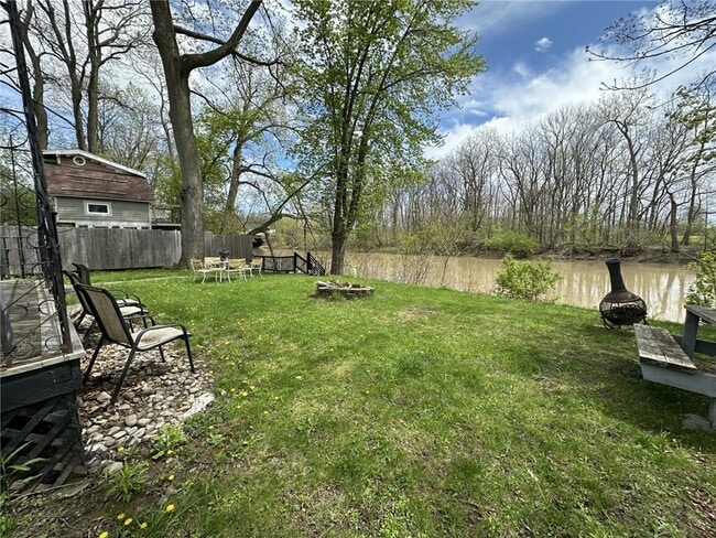 Building Photo - 2590 Scottsville Rd
