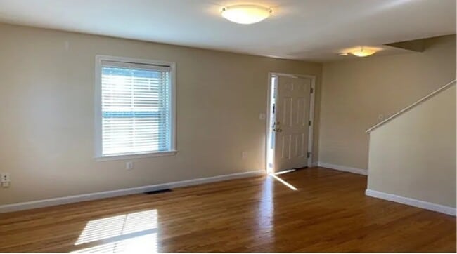 Building Photo - 75 Mystic St