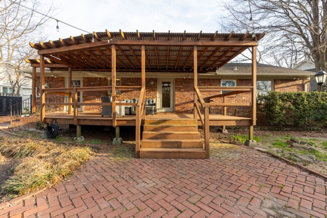 Building Photo - YOUR DREAM BACKYARD in Established East Memphis