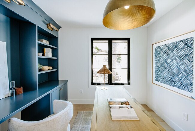 Building Photo - Custom Remodeled 4bd/4ba House in Greenwoo...