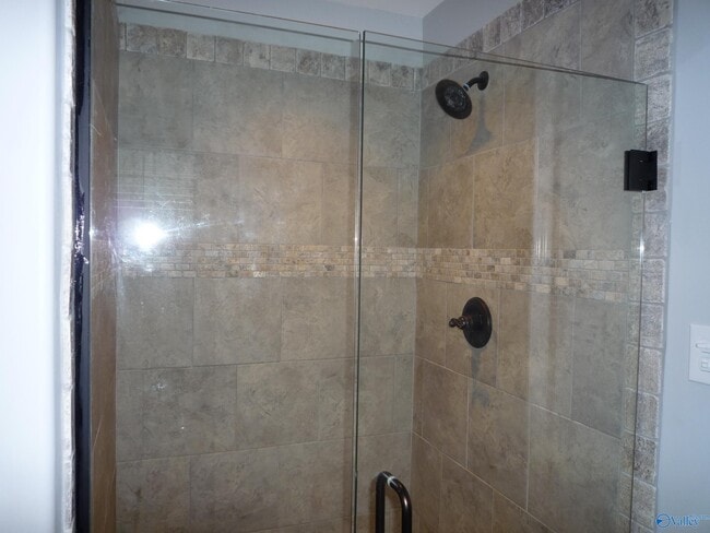 Building Photo - 13205 Hill Crest Dr