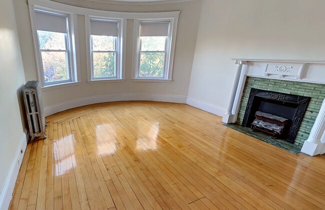 Building Photo - 1810 Beacon St