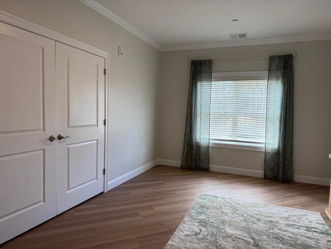 Building Photo - 74 Rockingham Rd