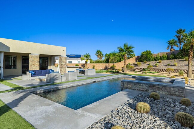 Building Photo - 74425 Zeppelin Dr