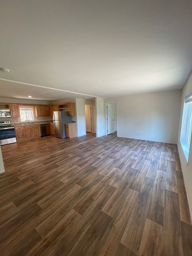Building Photo - Home with a View! *MOVE IN SPECIAL*