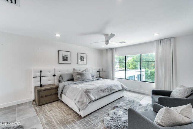 Building Photo - 8618 N Timberlane Dr