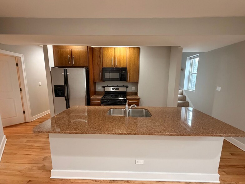 Building Photo - 4228 N Whipple St