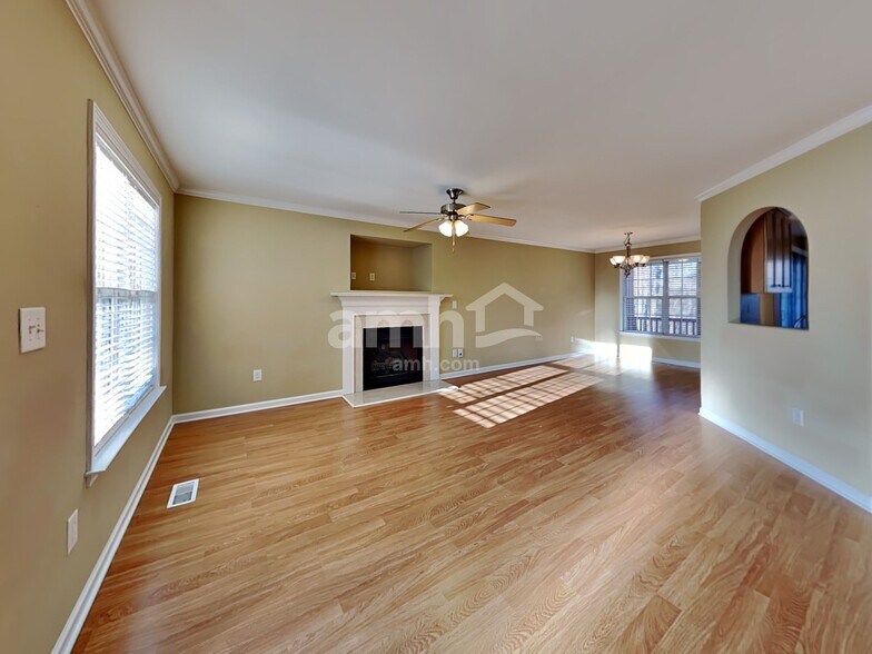 Building Photo - 1067 S Willhaven Dr