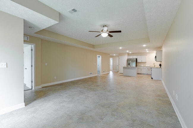 Building Photo - 305 Breckinridge Cir