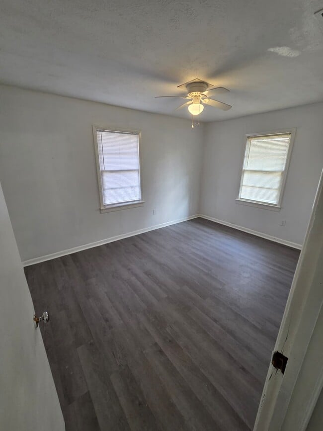 Building Photo - 5136 Lurline Dr