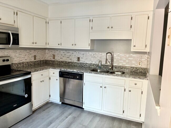 Building Photo - 720 Coventry Ln