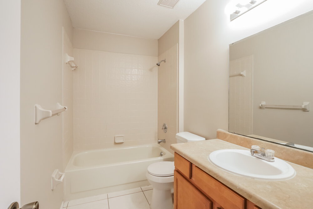 Building Photo - 2651 Waterview Dr