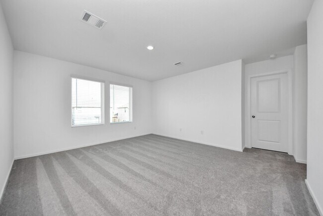 Building Photo - 10410 Birds Nest Dr