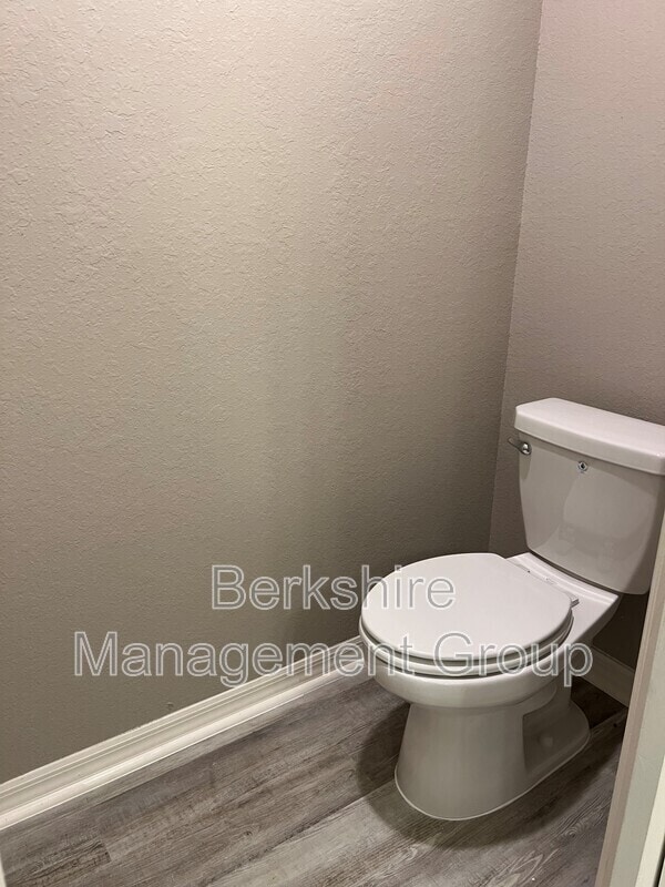 Building Photo - 1136 Brook Meadow Dr