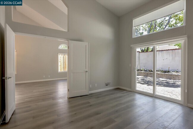 Building Photo - 1539 Trimingham Dr