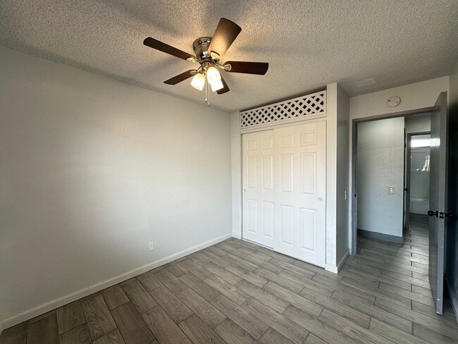 Building Photo - Four Bedroom