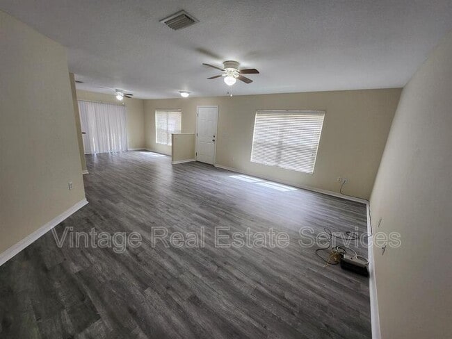 Building Photo - 10932 Keys Gate Dr