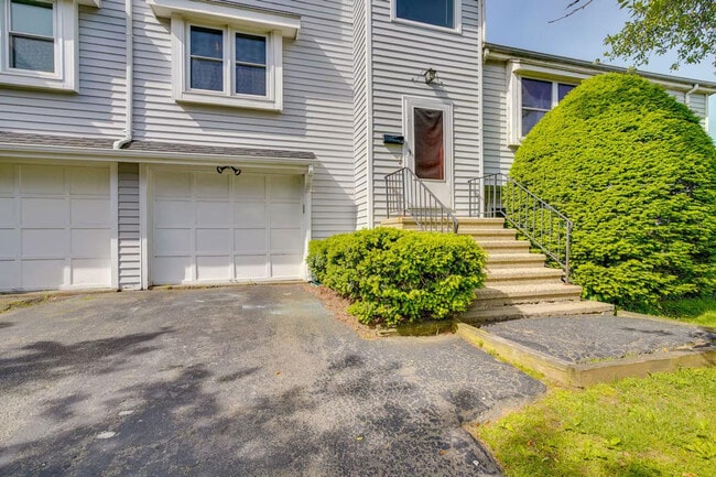 Building Photo - 109 Hawley Ave