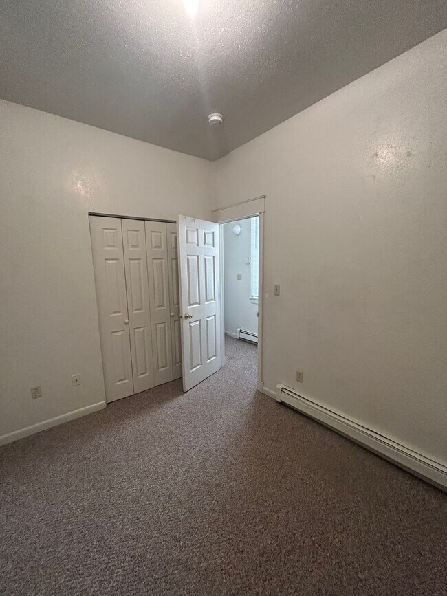 Building Photo - 1128 E 2nd St