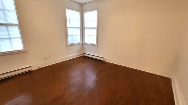 Building Photo - Two Bedroom Apt For Rent in Sumter SC. Fre...