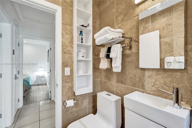 Building Photo - 3305 NE 16th Ct