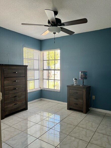 Building Photo - 111 Rosewood Ct