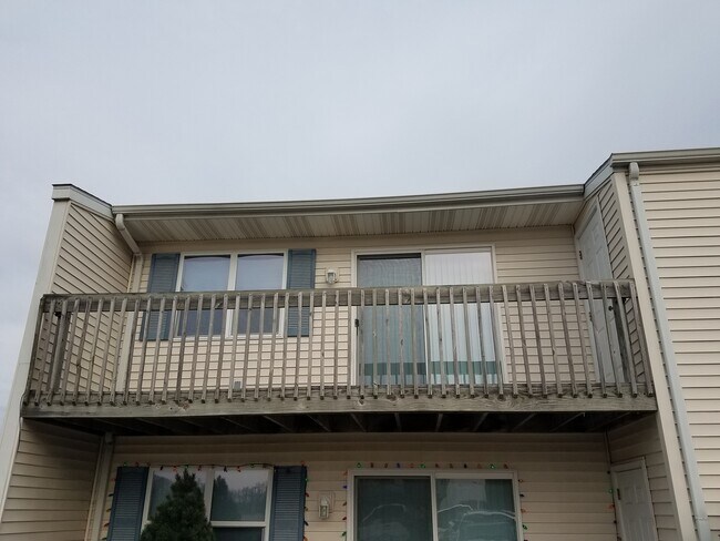 Building Photo - 223-C