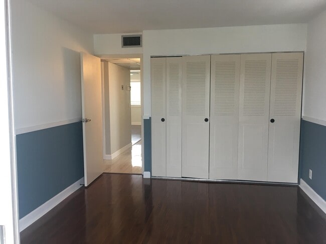 Building Photo - 384 Tuscany Ln