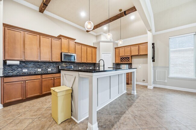 Building Photo - 8111 Sweet Gardens Ct