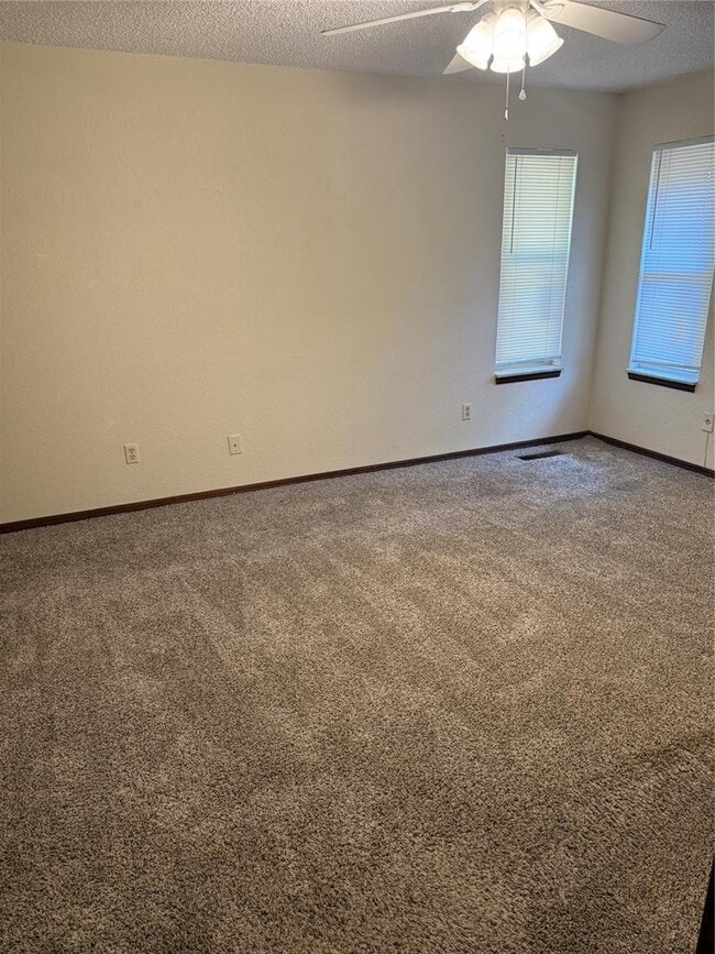 Building Photo - 1018 Summerton Pl