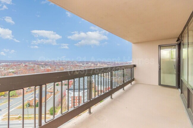 Building Photo - 3701 S George Mason Dr