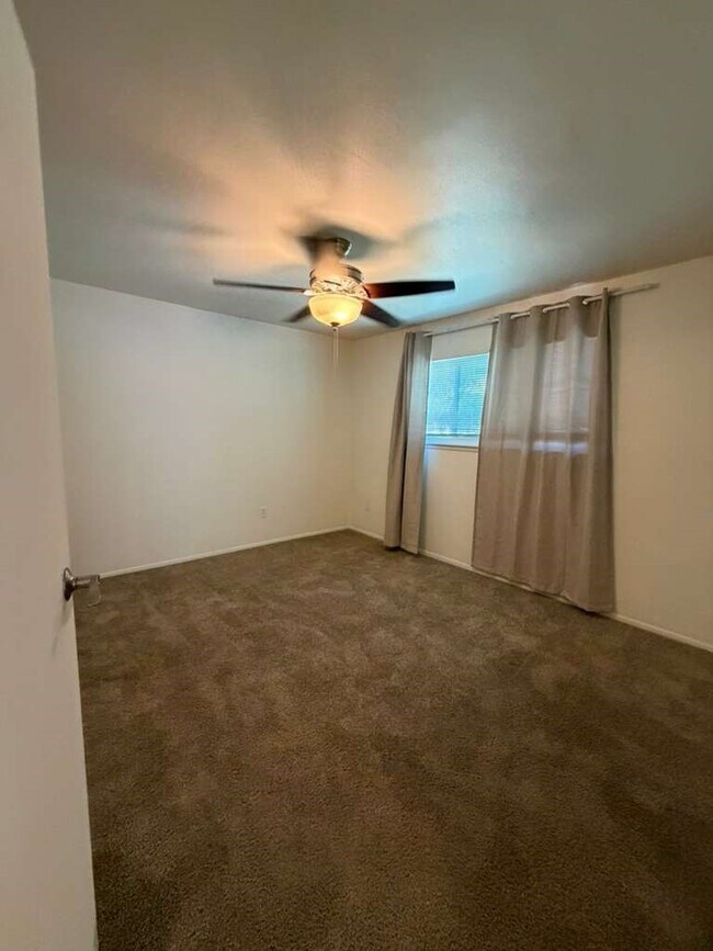 Building Photo - 4608 Via Vis