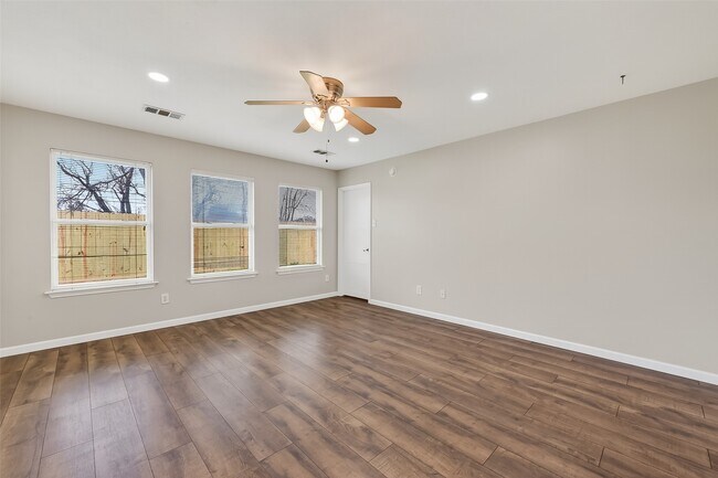 Building Photo - 21519 Sapphire Ct